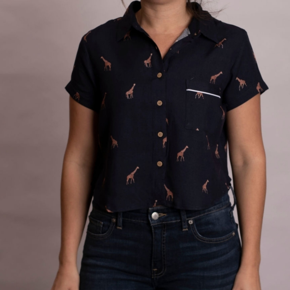 Giraffe crop shirt